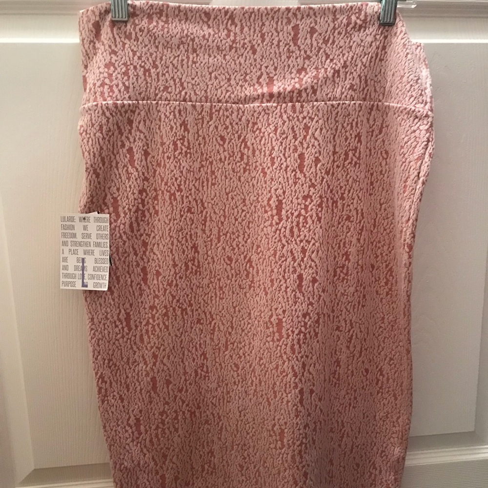 Pink and White LulaRoe Cassie Skirt -NWT